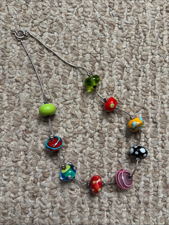 Jewelry - Vintage necklace w/ glass beads
